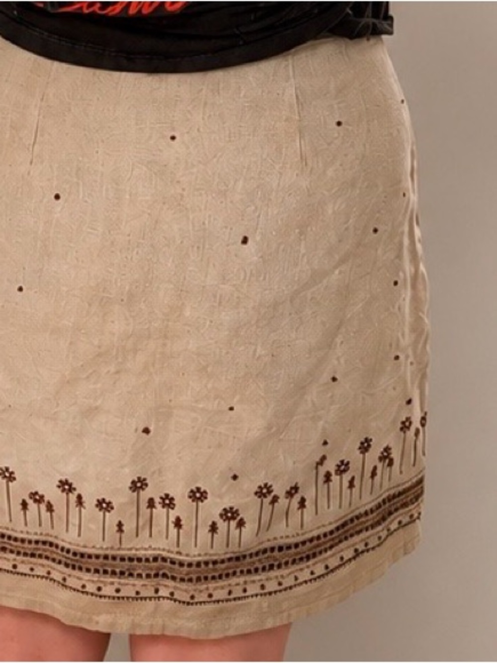 Ann Taylor Beige Embroidered Linen-Blend Skirt with Floral Border - Picture 3 of 3
